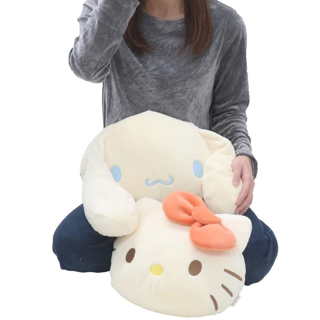 シネマコレクション cinemacollection シナモロール クッション ダイカットクッション ナチュラルシナモン サンリオ 丸眞 プレゼント キャラクター グッズ 他