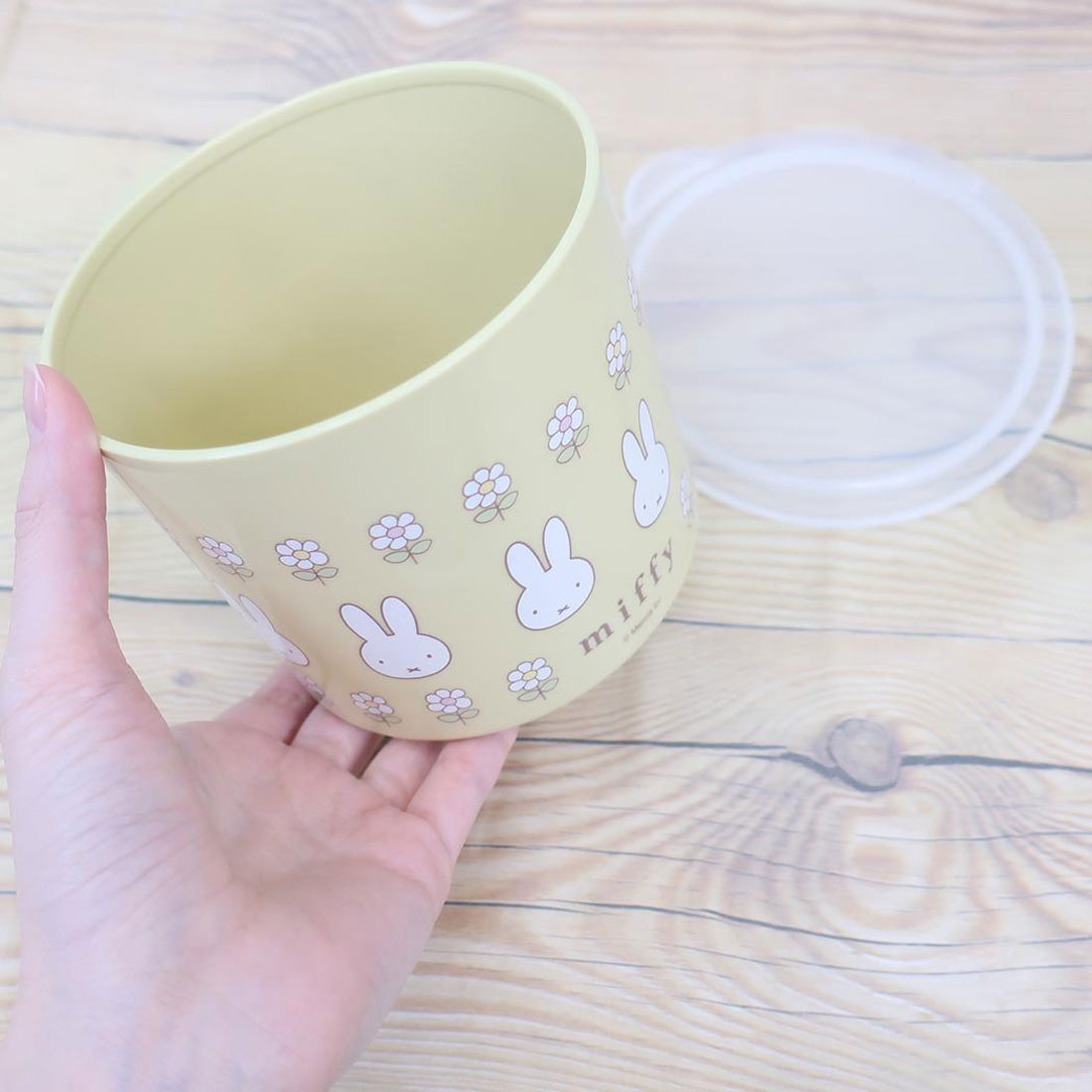 シネマコレクション cinemacollection ミッフィー 保存容器 ワンタッチシール容器M ミッフィー ディックブルーナ スケーター 新生活 絵本キャラクター グッズ 【返品不可商品】 マルチカラー