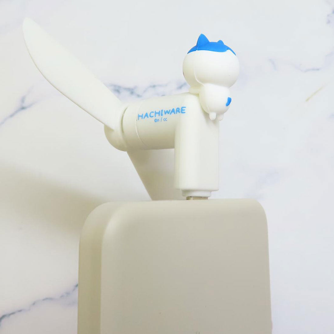 シネマコレクション cinemacollection ちいかわ 携帯用扇風機 コネクタ付きミニクールファン USB Type-C ハチワレ グルマンディーズ ミニ扇風機 小型扇風機 ハンディ キャラクター グッズ 他
