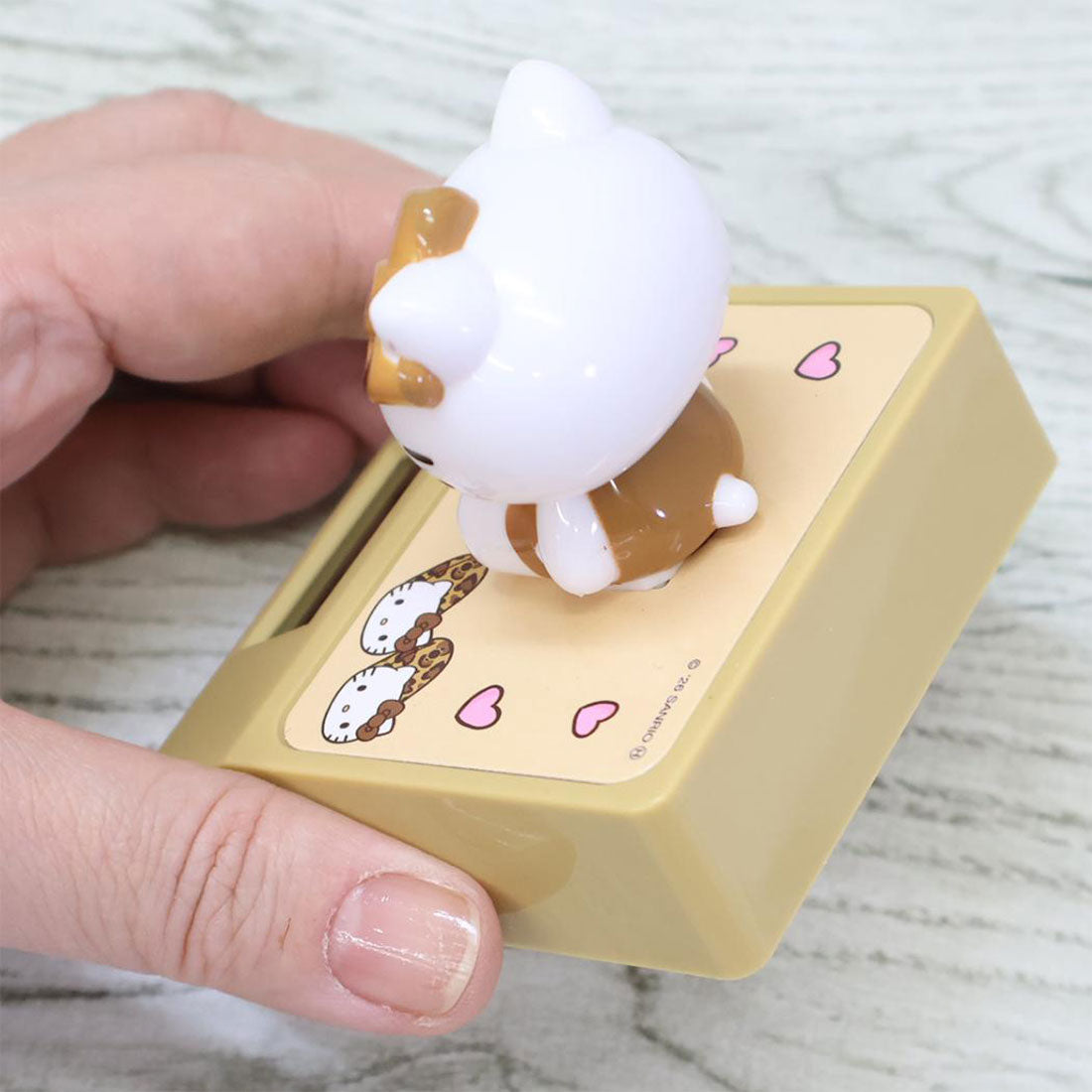 シネマコレクション cinemacollection ハローキティ フィギュア ゆらゆらソーラーマスコット ヒョウ柄ルーム サンリオ かわいい 置物 プレゼント キャラクター グッズ 他