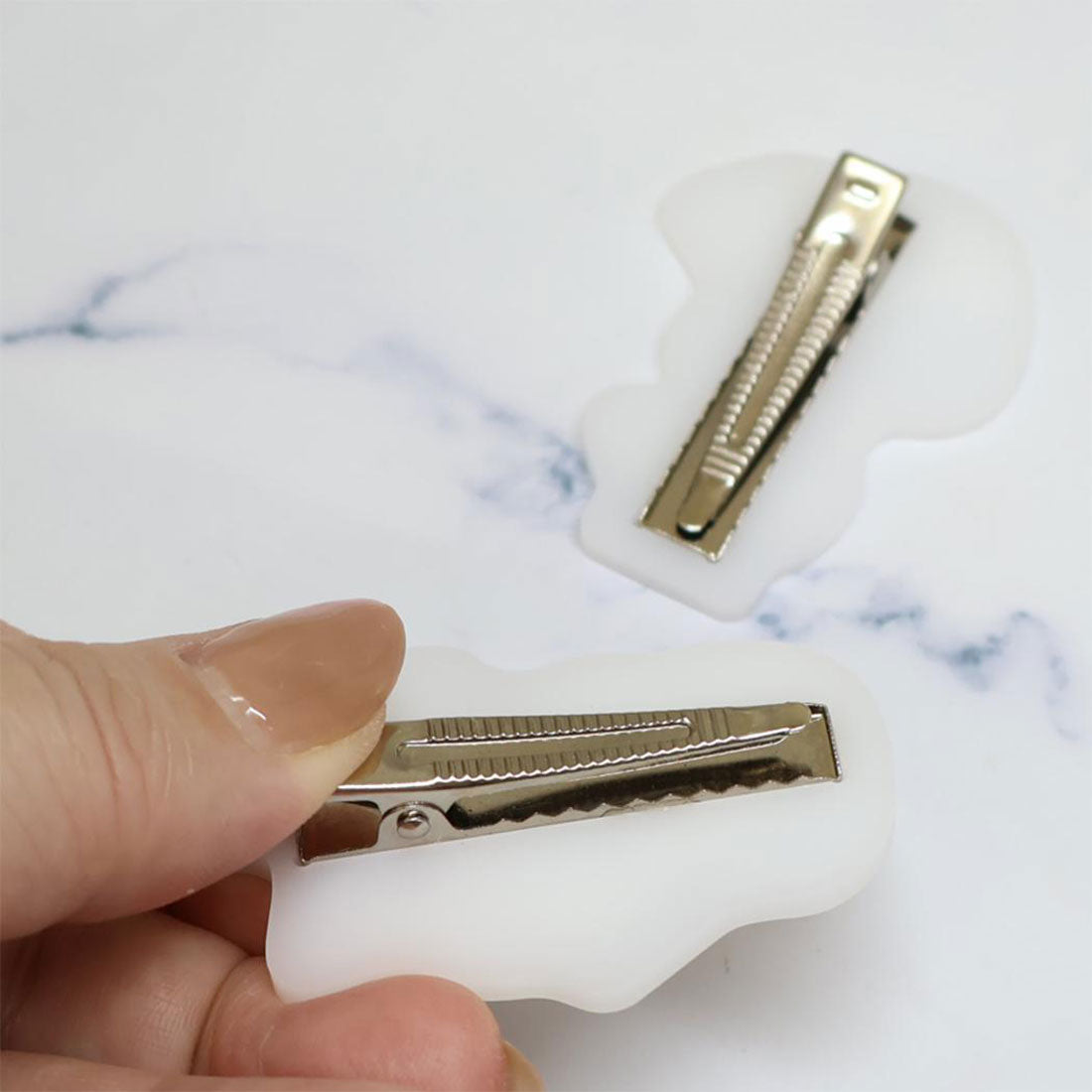 シネマコレクション cinemacollection スヌーピー ヘアアクセ マットヘアクリップ もぐもぐアップ ピーナッツ カミオジャパン 前髪クリップ キャラクター グッズ ホワイト