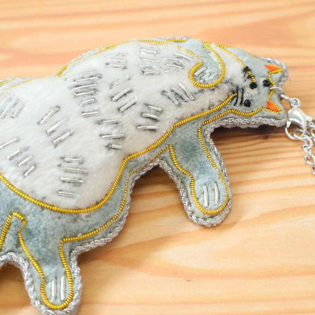 シネマコレクション cinemacollection ouaf ouaf＆miaou marche バッグチャーム キーチャーム ザリ刺繍 ハチワレ ねこ フレンズヒル かわいい プレゼント グッズ 他