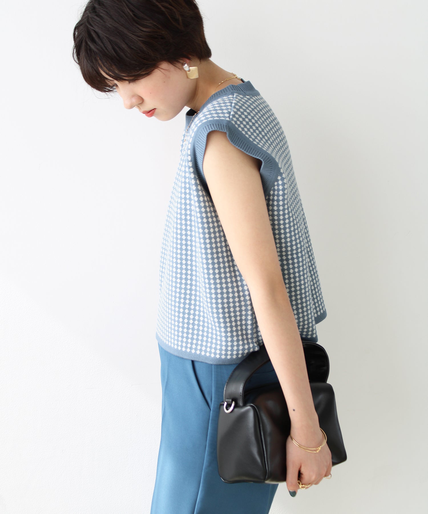 エヌエフ n.f. クロップドベストトップス