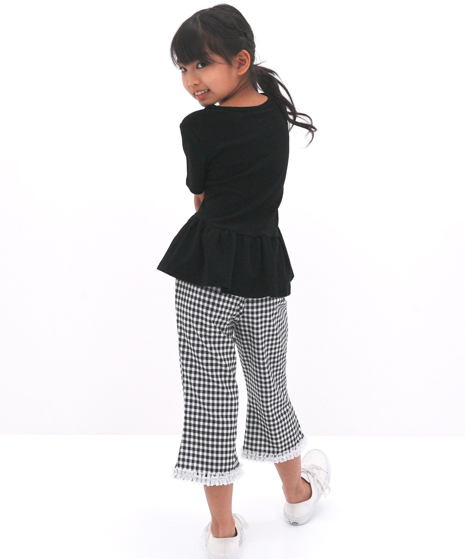 コドモフク ビー 子供服Bee ぺプラム型フリルトップス