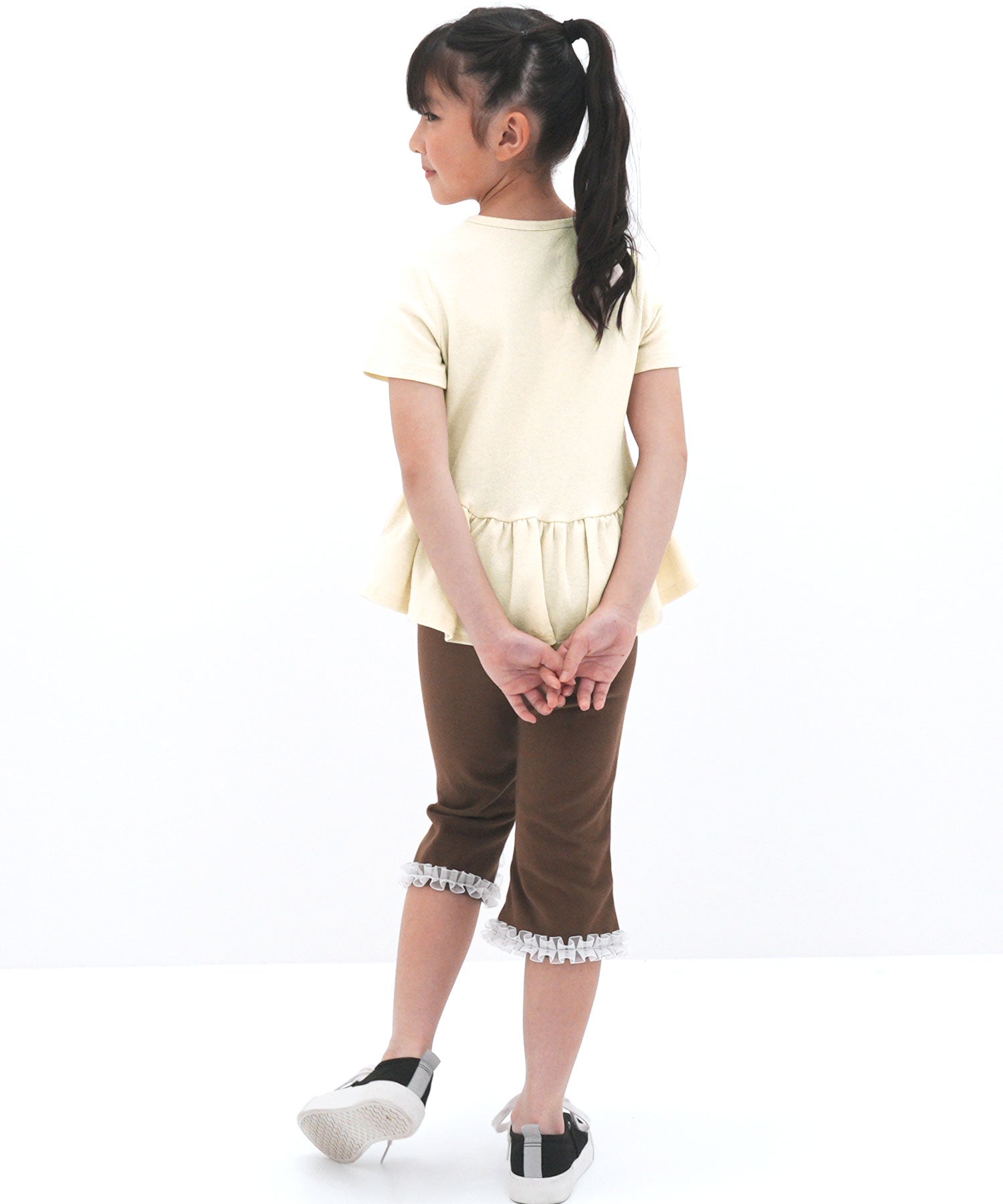 コドモフク ビー 子供服Bee ぺプラム型フリルトップス