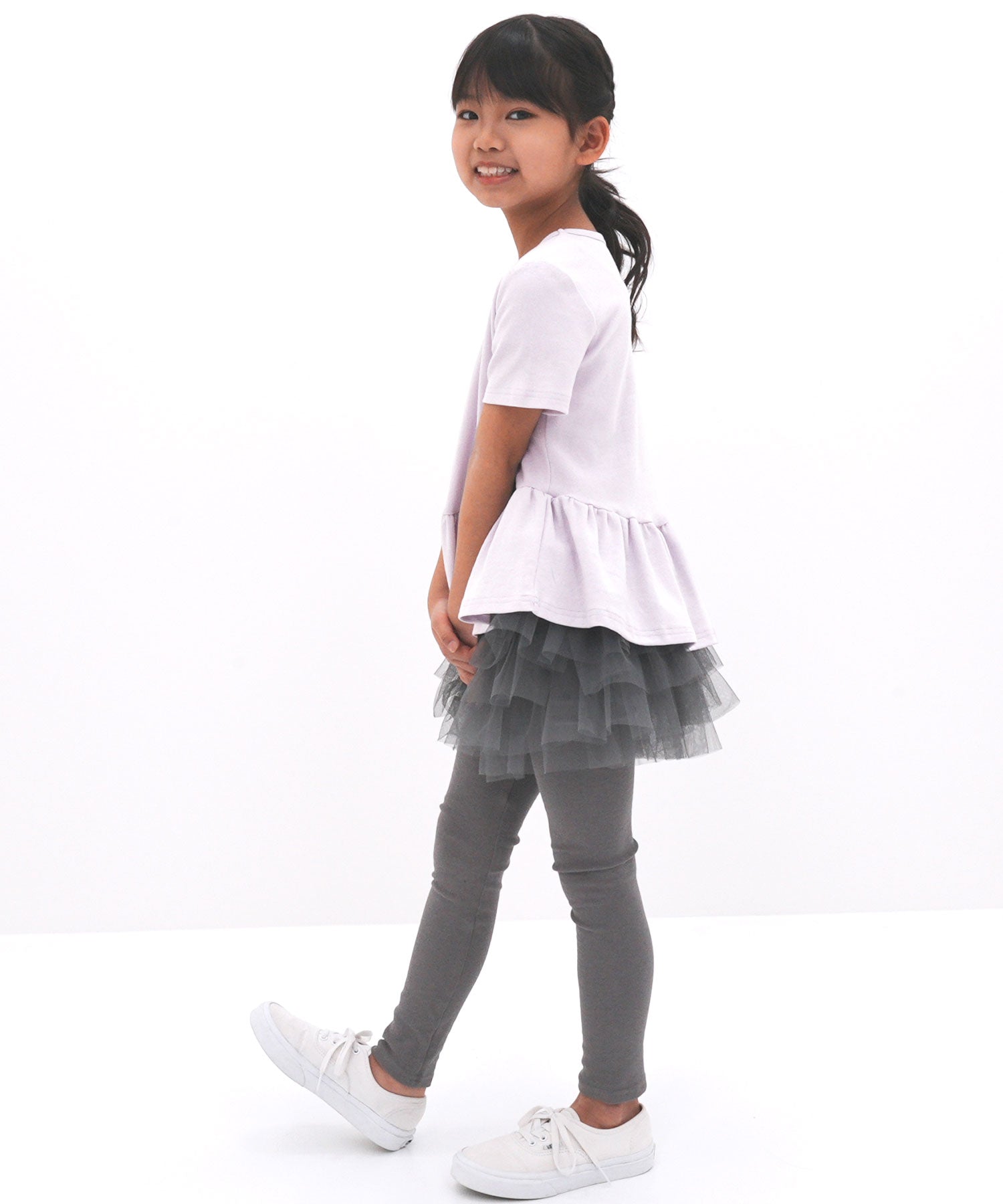 コドモフク ビー 子供服Bee ぺプラム型フリルトップス