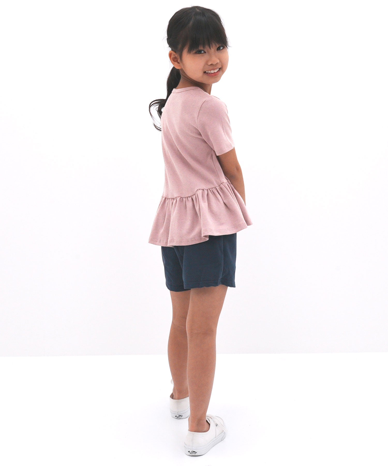 コドモフク ビー 子供服Bee ぺプラム型フリルトップス