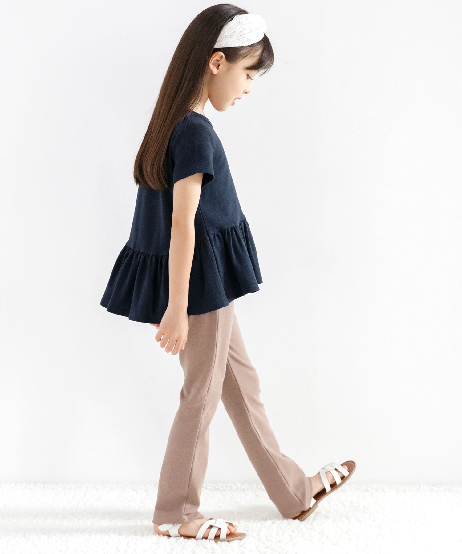 コドモフク ビー 子供服Bee ぺプラム型フリルトップス