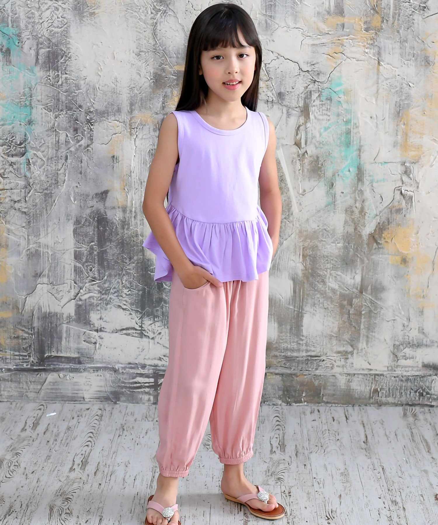コドモフク ビー 子供服Bee 袖なしペプラムトップス