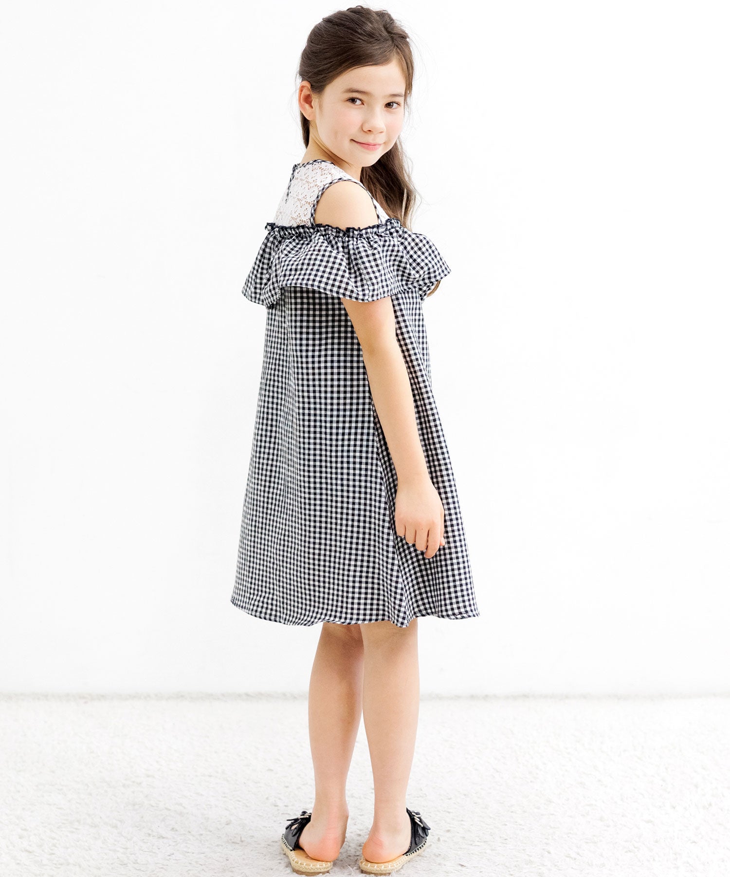 Kodomo Fuku Bee Off-Shoulder Dress