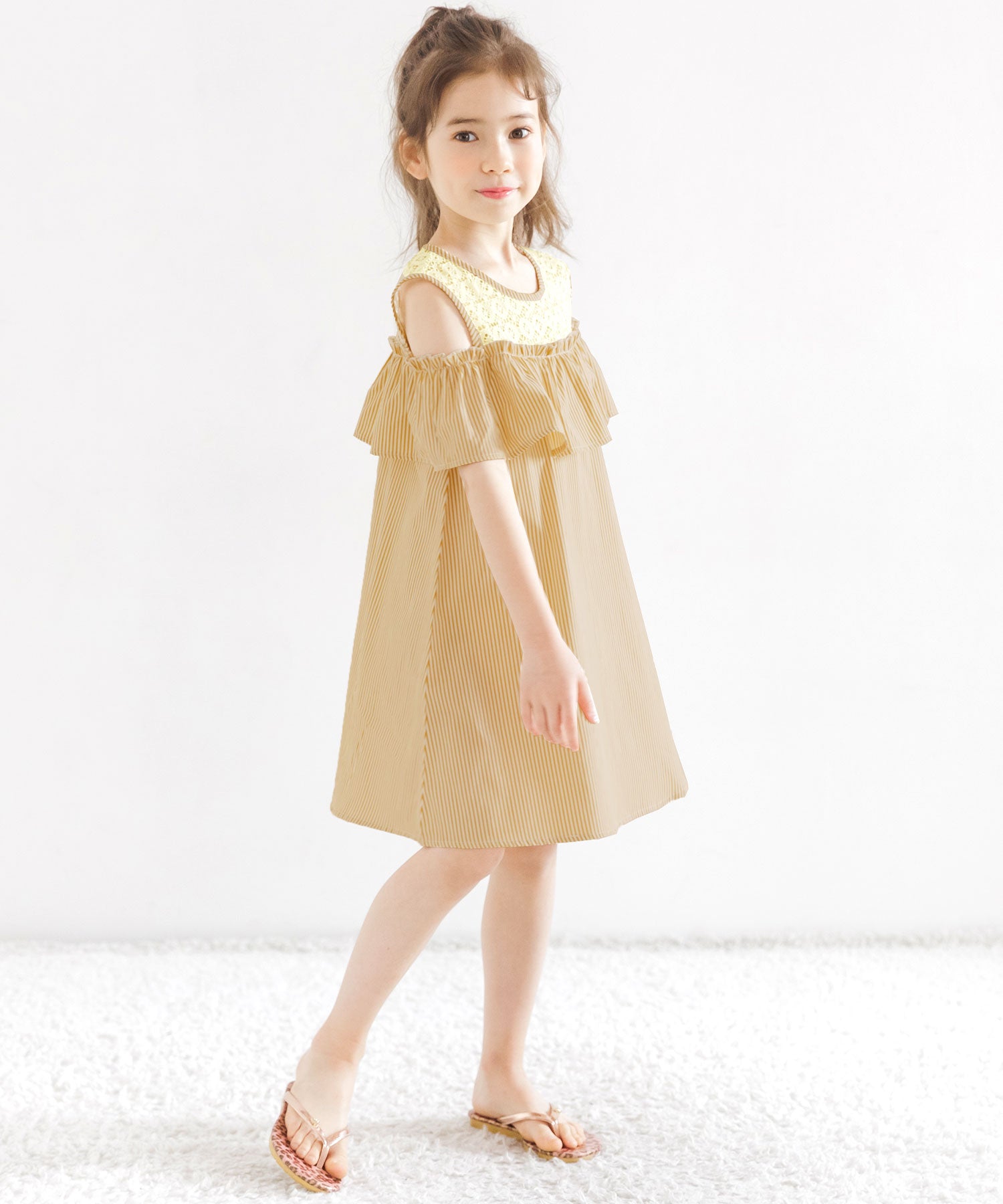 Kodomo Fuku Bee Off-Shoulder Dress