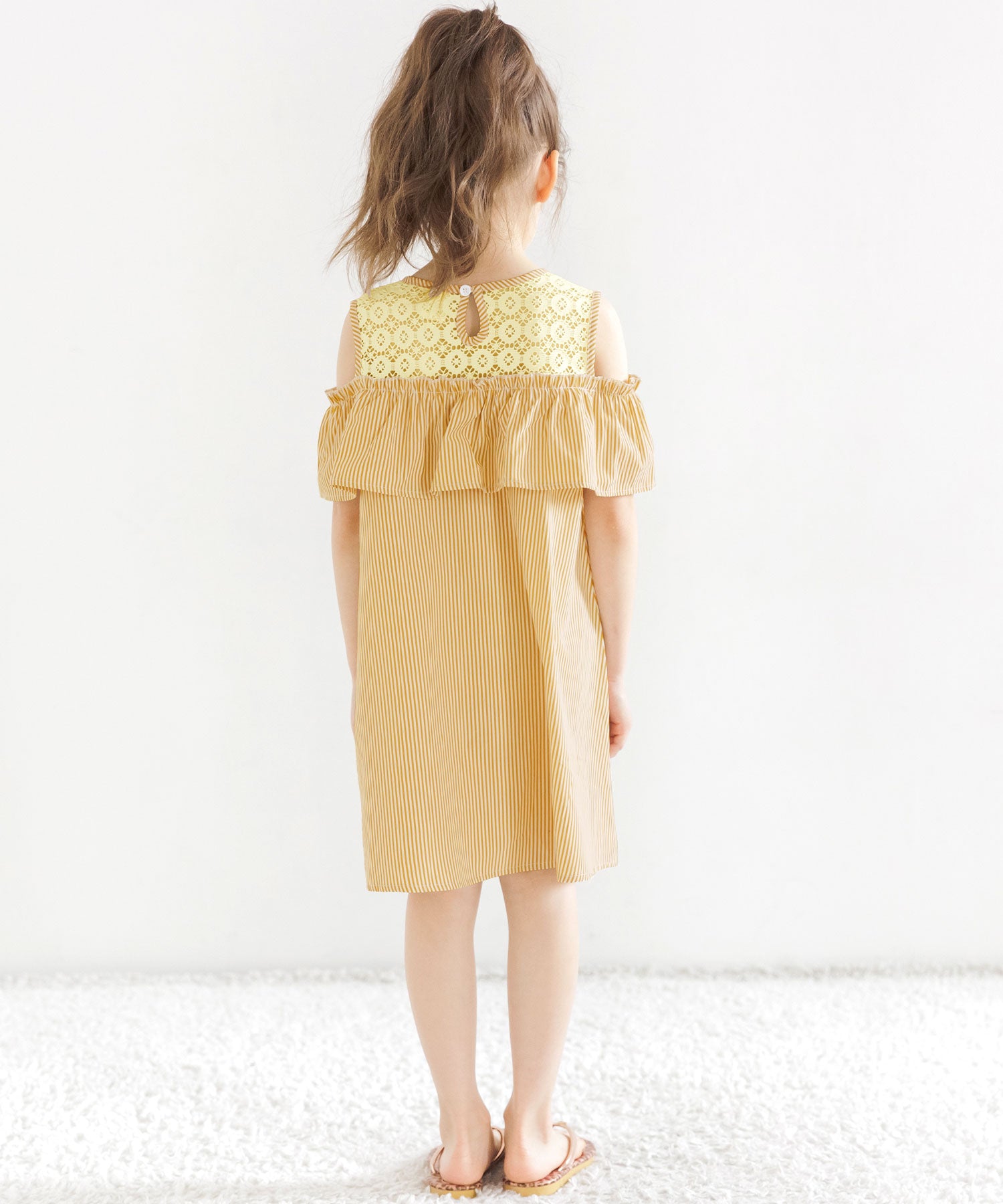 Kodomo Fuku Bee Off-Shoulder Dress