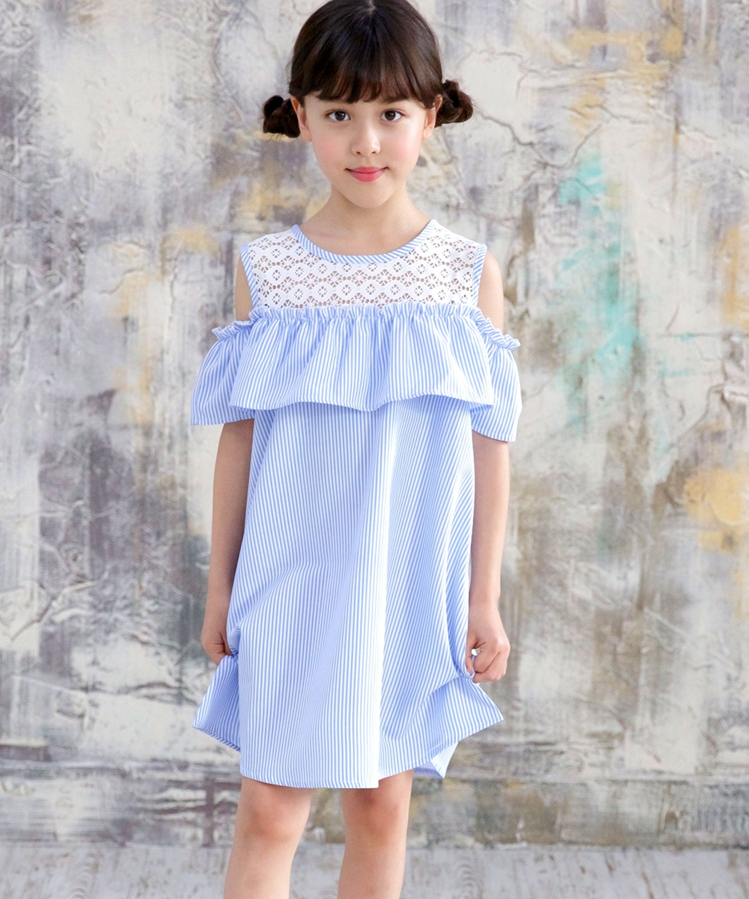 Kodomo Fuku Bee Off-Shoulder Dress