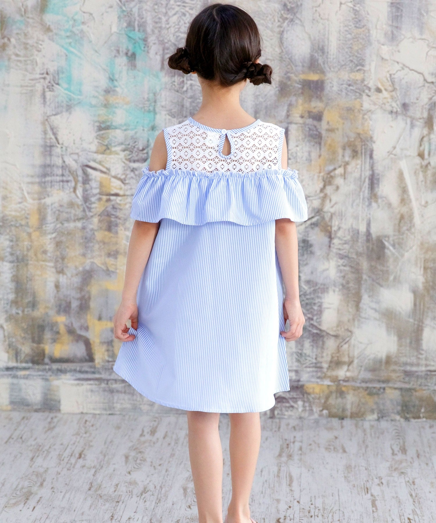 Kodomo Fuku Bee Off-Shoulder Dress
