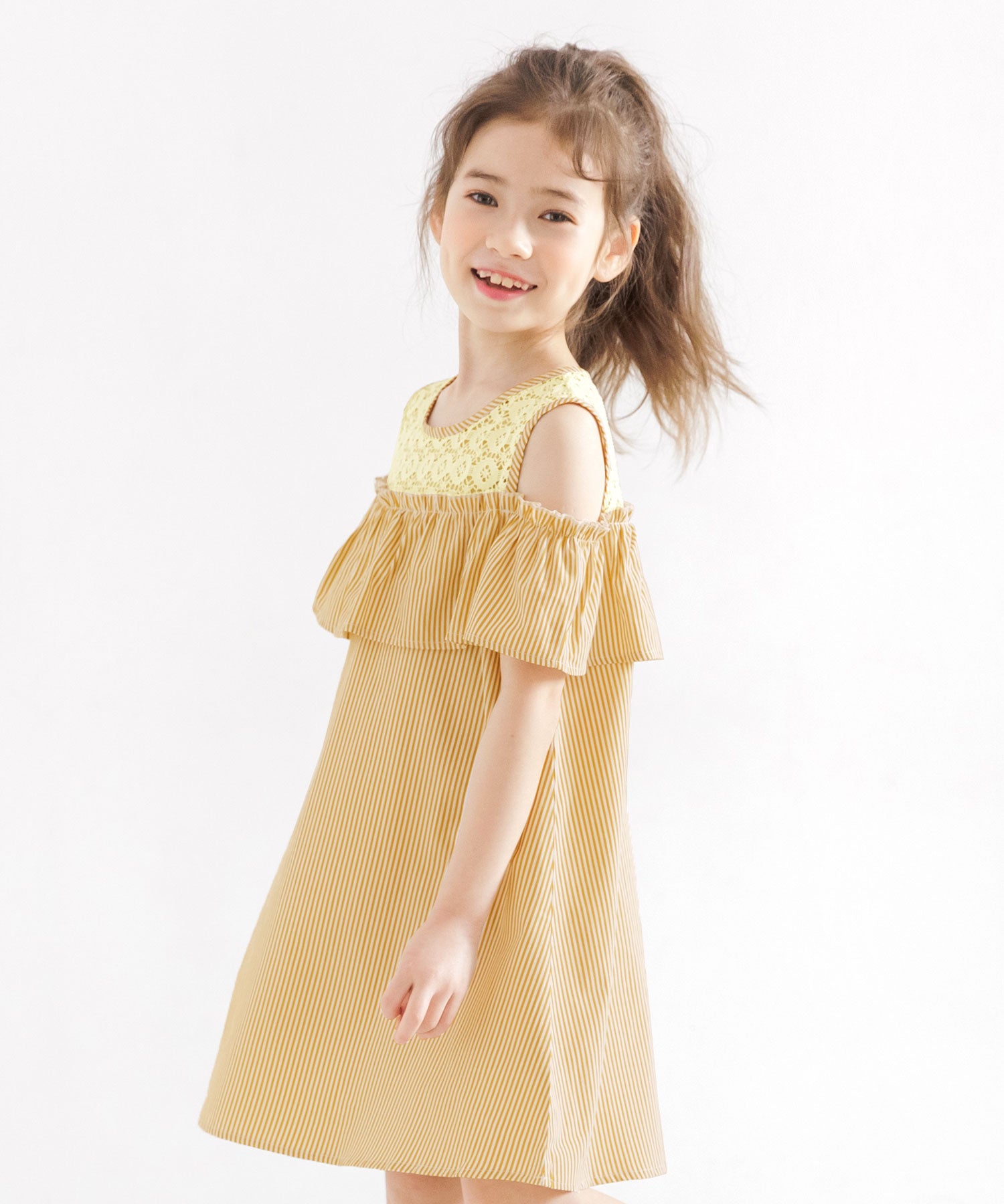 Kodomo Fuku Bee Off-Shoulder Dress
