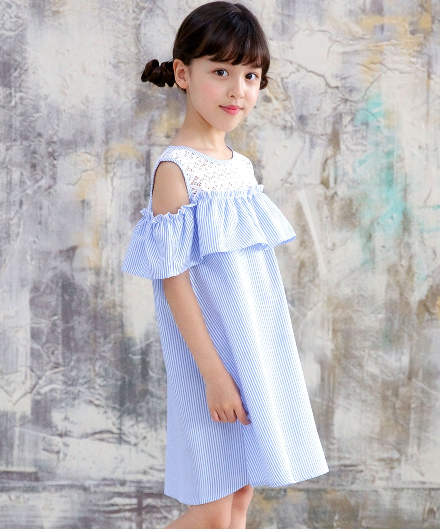 Kodomo Fuku Bee Off-Shoulder Dress