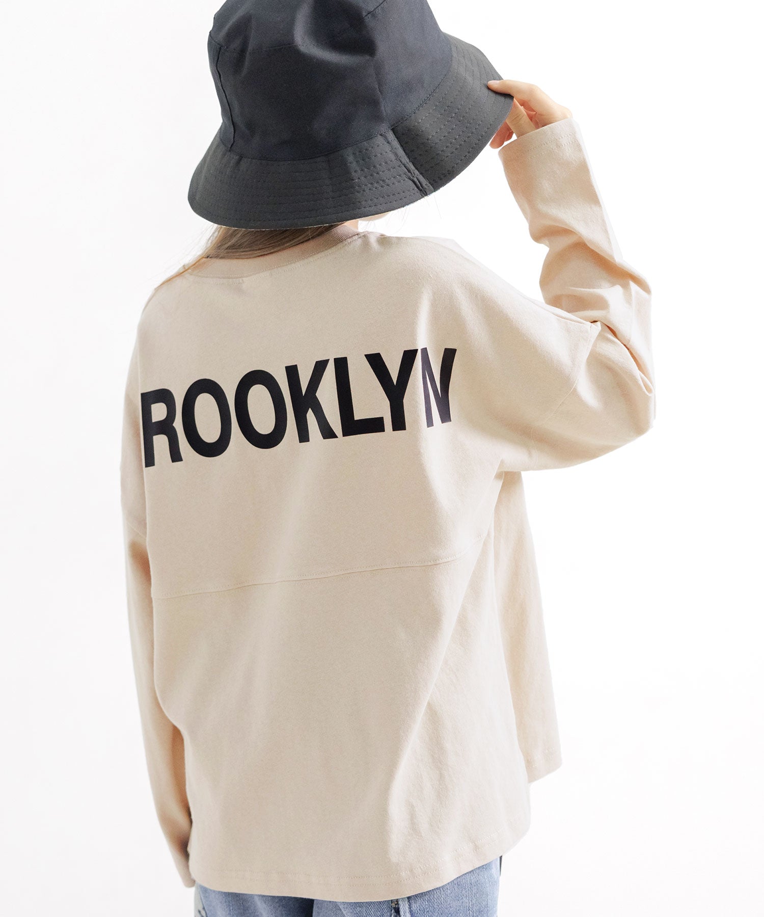 コドモフク ビー 子供服Bee 長袖Tシャツ,グレージュ地
