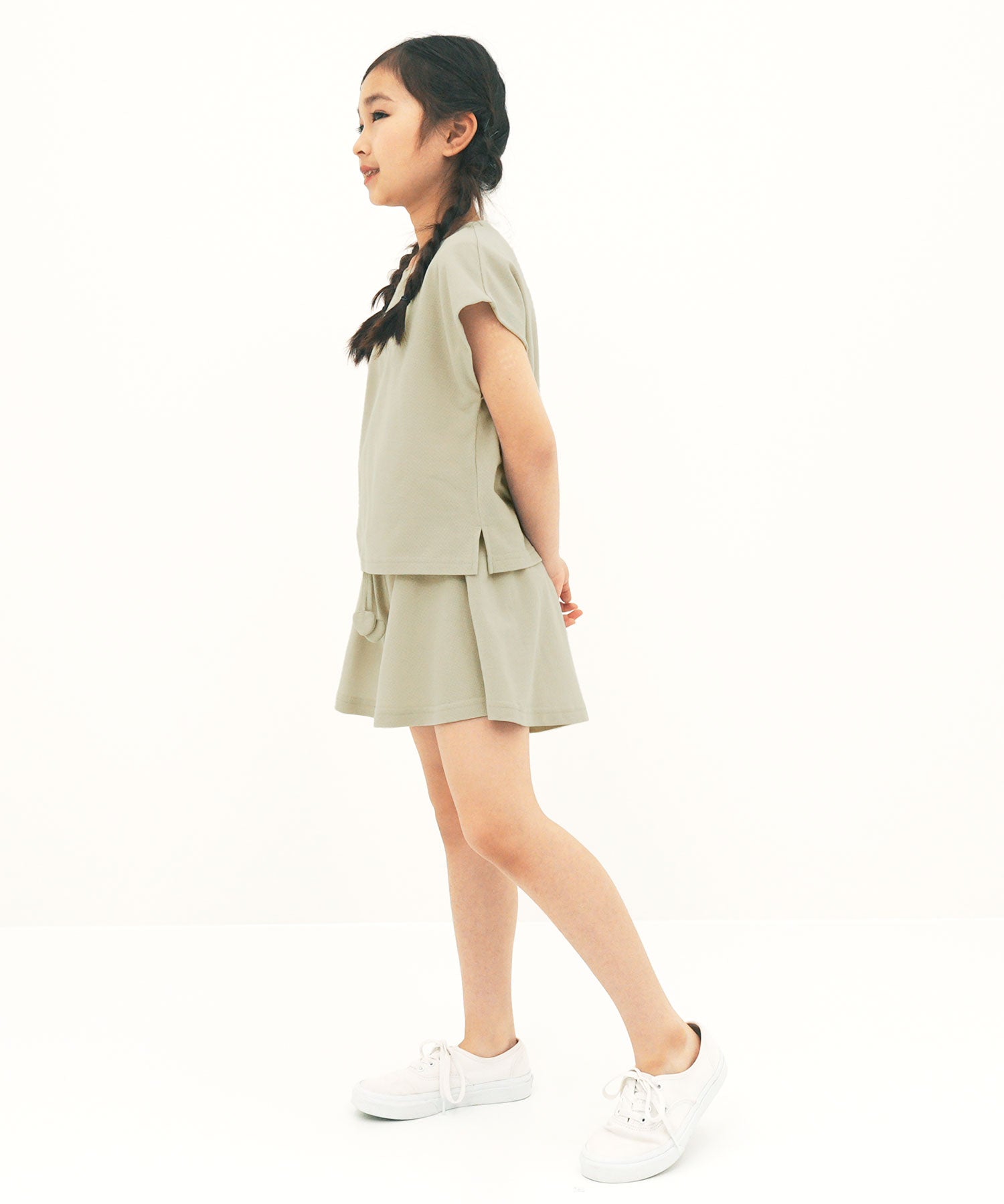 Kodomo Fuku Bee Children's Clothing Bee Set Up