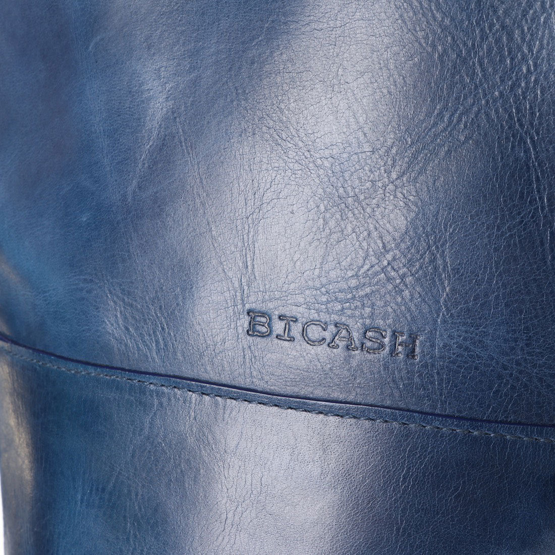 ビカーシ BICASH レザーポーチ