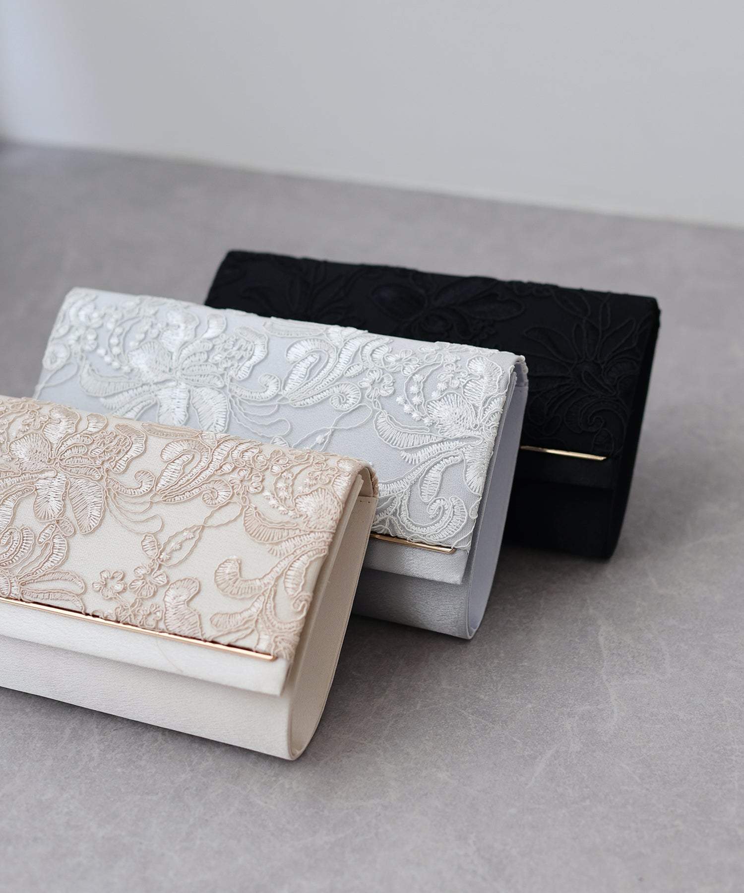 BLUEEAST Embroidered Lace Clutch Bag