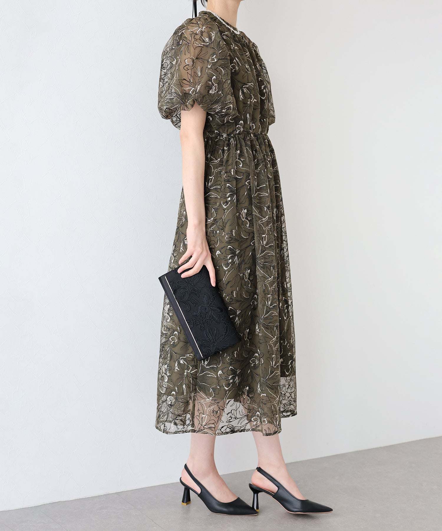 BLUEEAST Embroidered Lace Clutch Bag