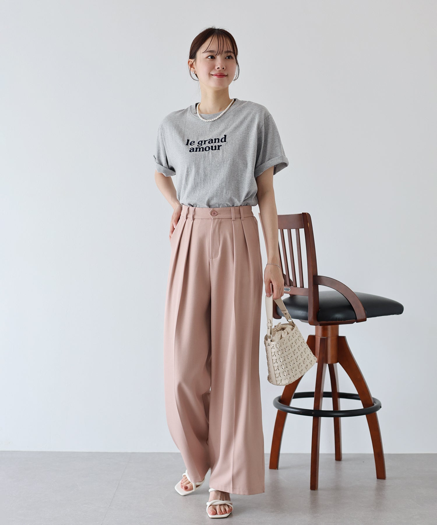 ブルーイースト BLUEEAST le grand amore刺繍Tシャツ