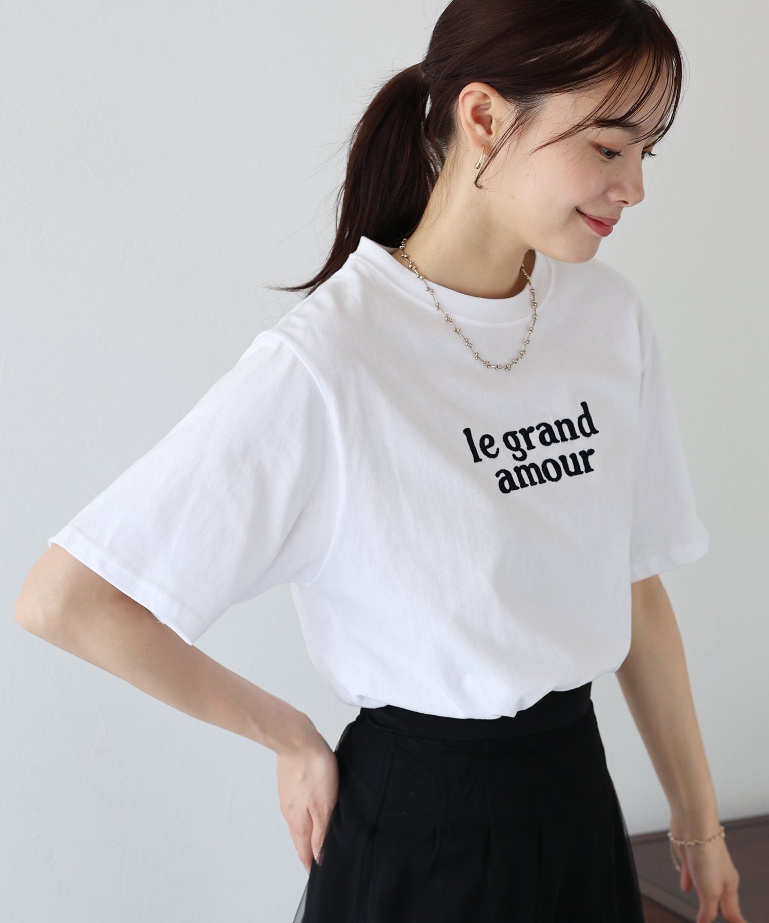 ブルーイースト BLUEEAST le grand amore刺繍Tシャツ
