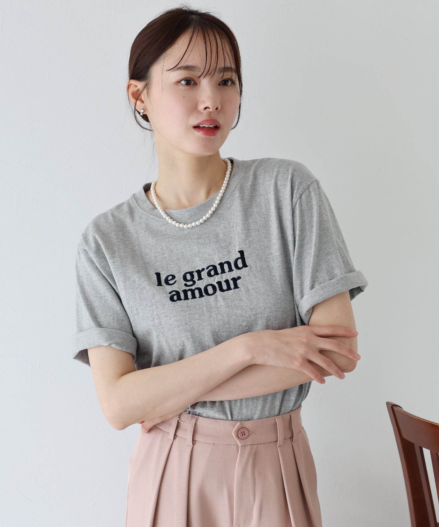 ブルーイースト BLUEEAST le grand amore刺繍Tシャツ