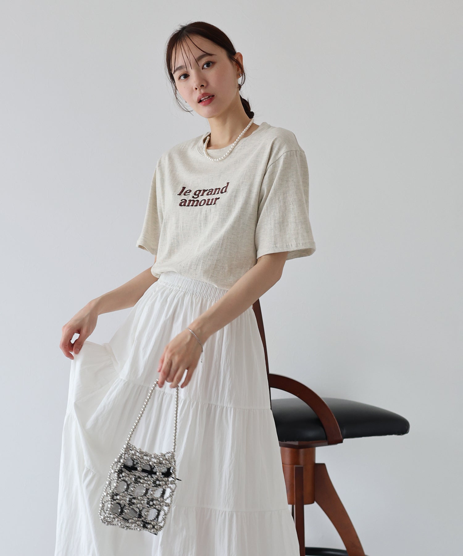 ブルーイースト BLUEEAST le grand amore刺繍Tシャツ
