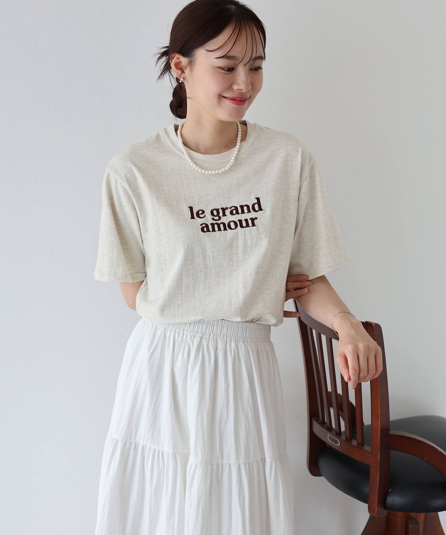 ブルーイースト BLUEEAST le grand amore刺繍Tシャツ