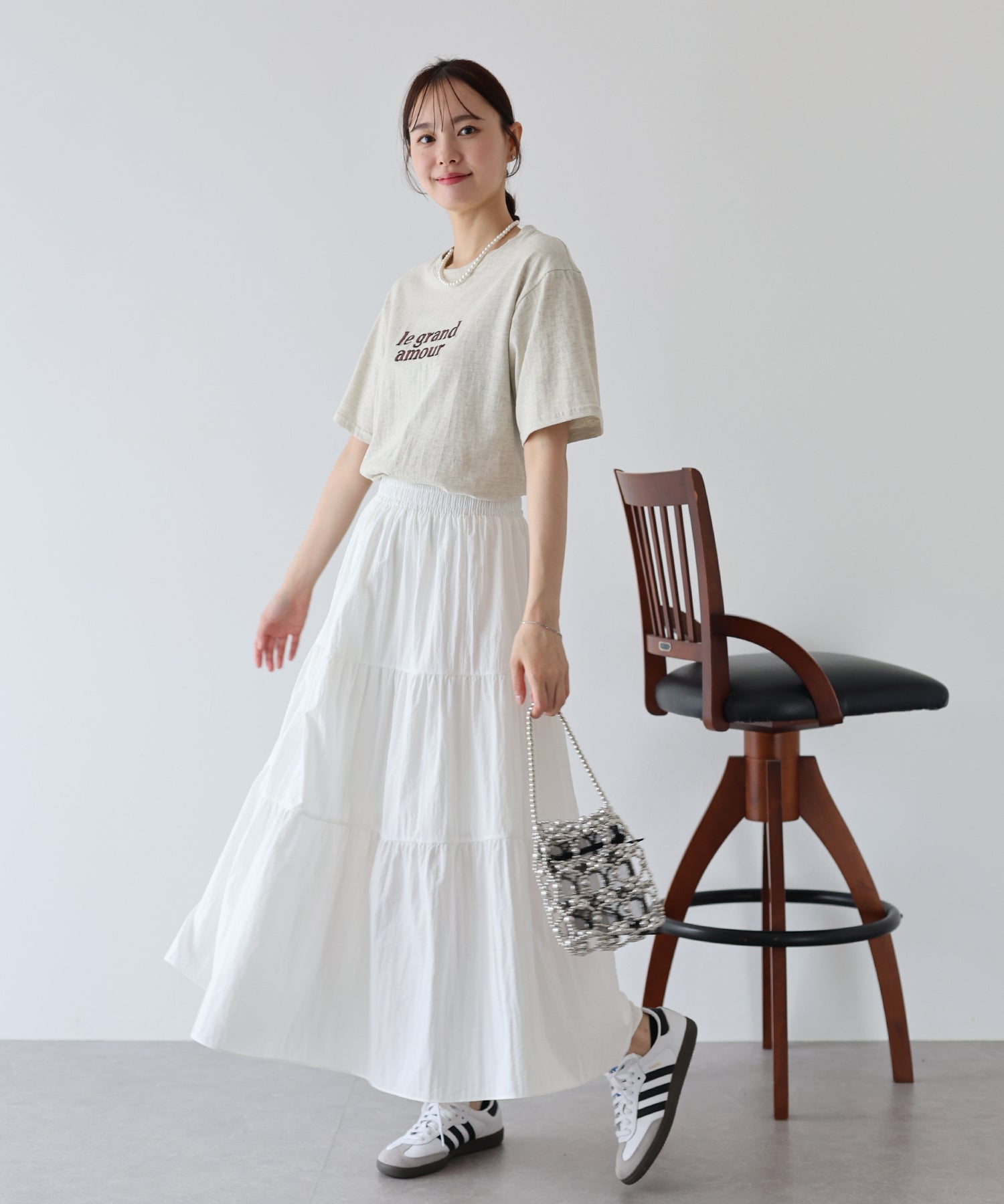 ブルーイースト BLUEEAST le grand amore刺繍Tシャツ