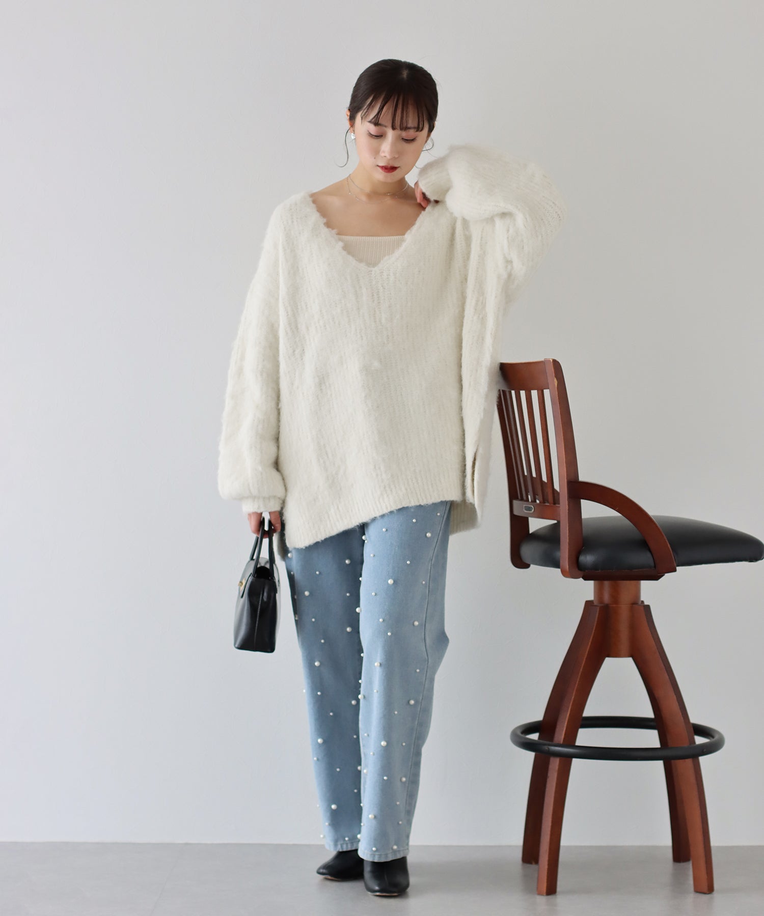 ブルーイースト BLUEEAST ウールシャギーVネックニット （オフホワイト(0a)） オフホワイト(0a)