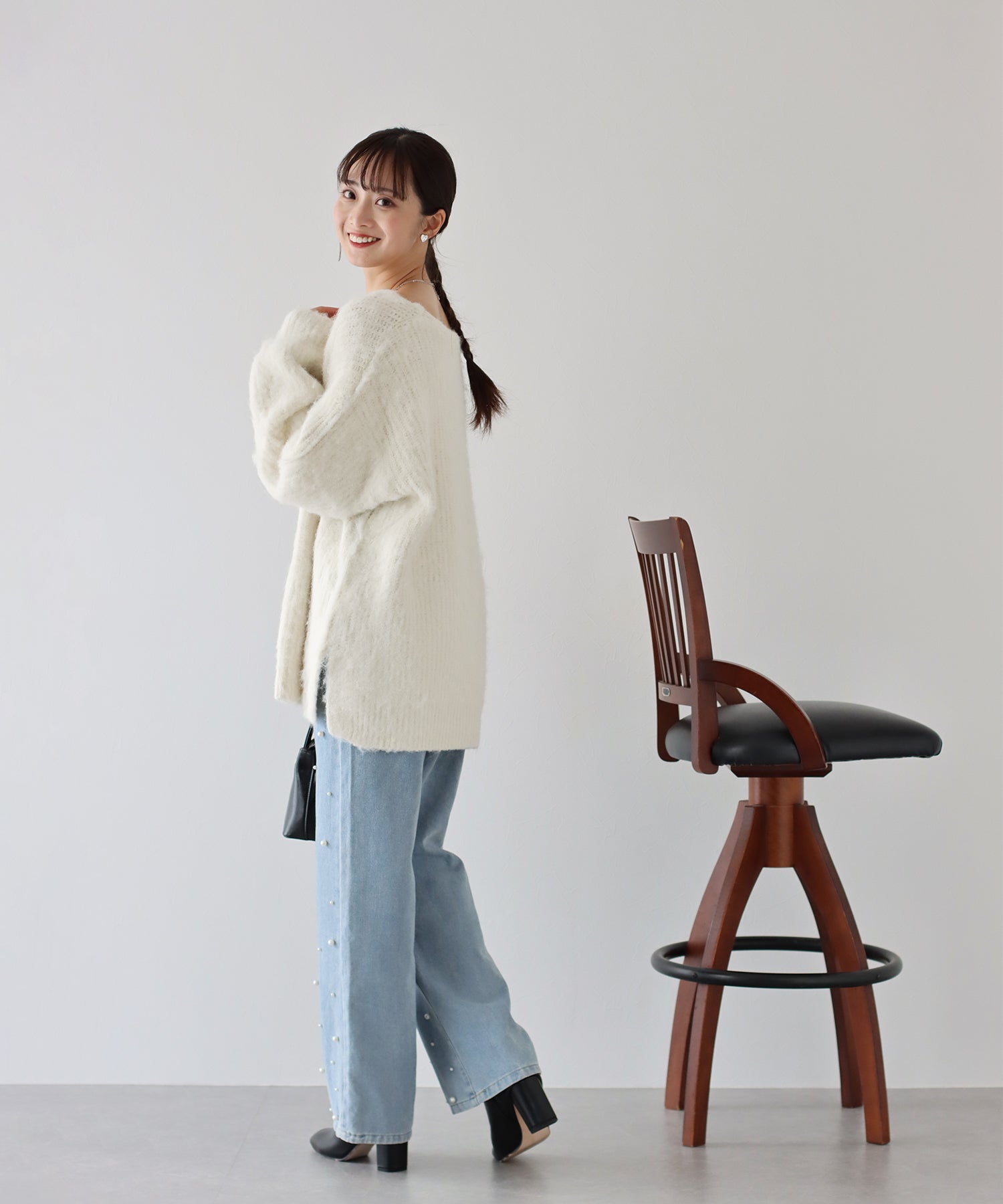 ブルーイースト BLUEEAST ウールシャギーVネックニット （オフホワイト(0a)） オフホワイト(0a)