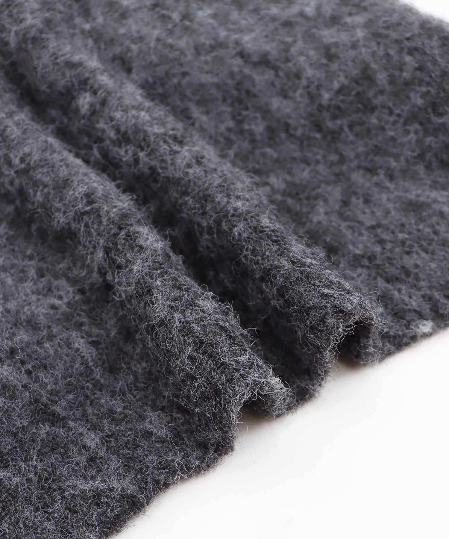 ブルーイースト BLUEEAST ウールシャギーVネックニット （オフホワイト(0a)） オフホワイト(0a)