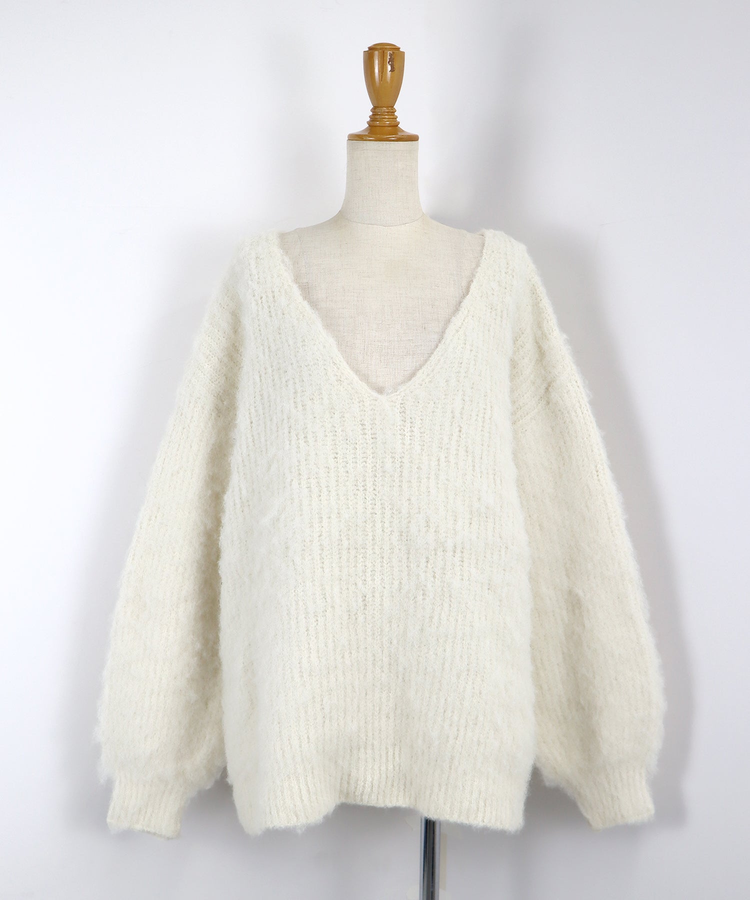 ブルーイースト BLUEEAST ウールシャギーVネックニット （オフホワイト(0a)） オフホワイト(0a)