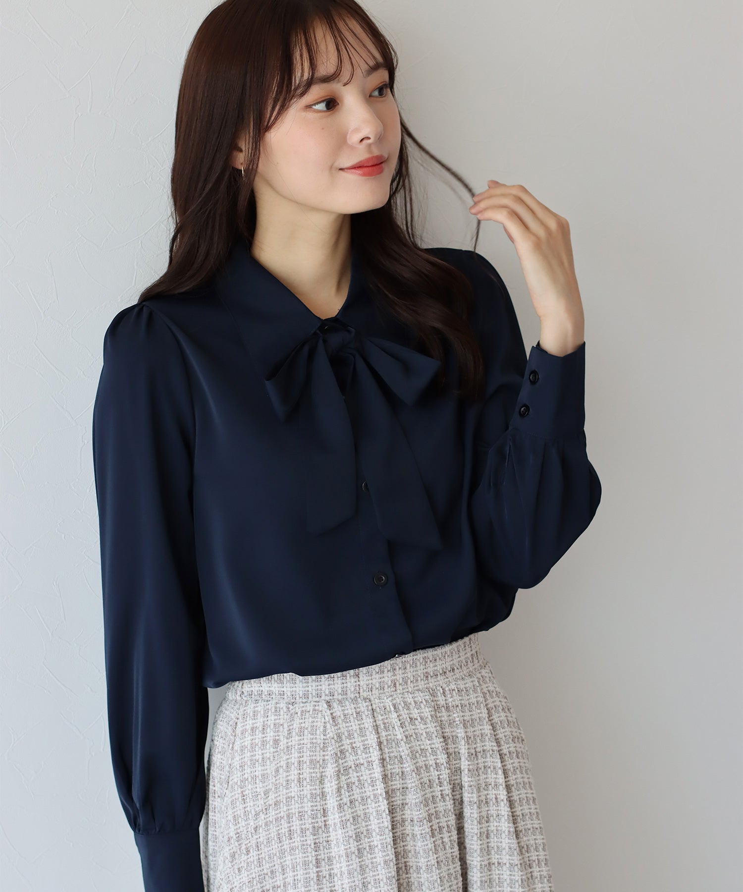 ブルーイースト BLUEEAST ボウタイリボンブラウス （ネイビー(75)） ネイビー