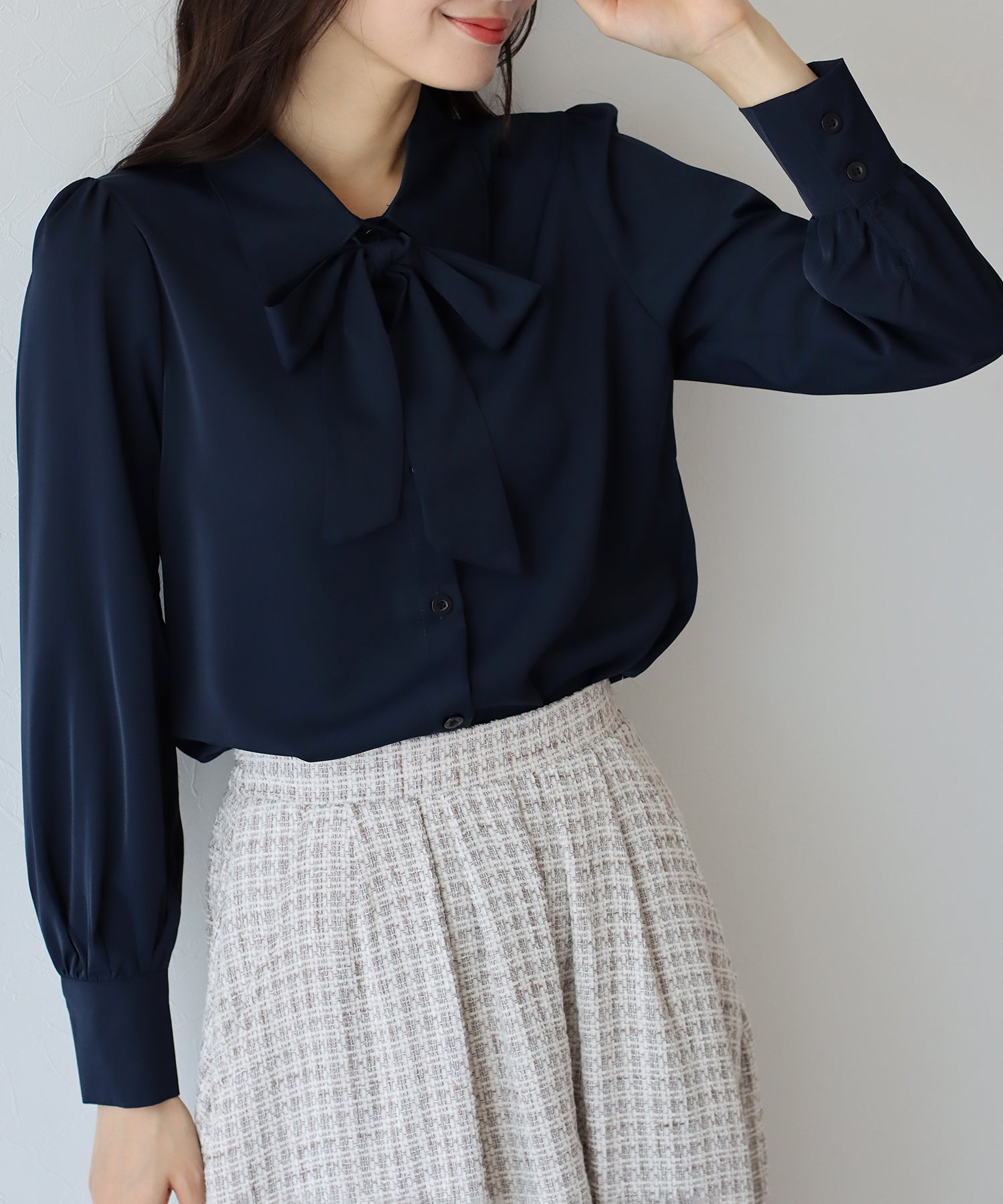 ブルーイースト BLUEEAST ボウタイリボンブラウス （ネイビー(75)） ネイビー