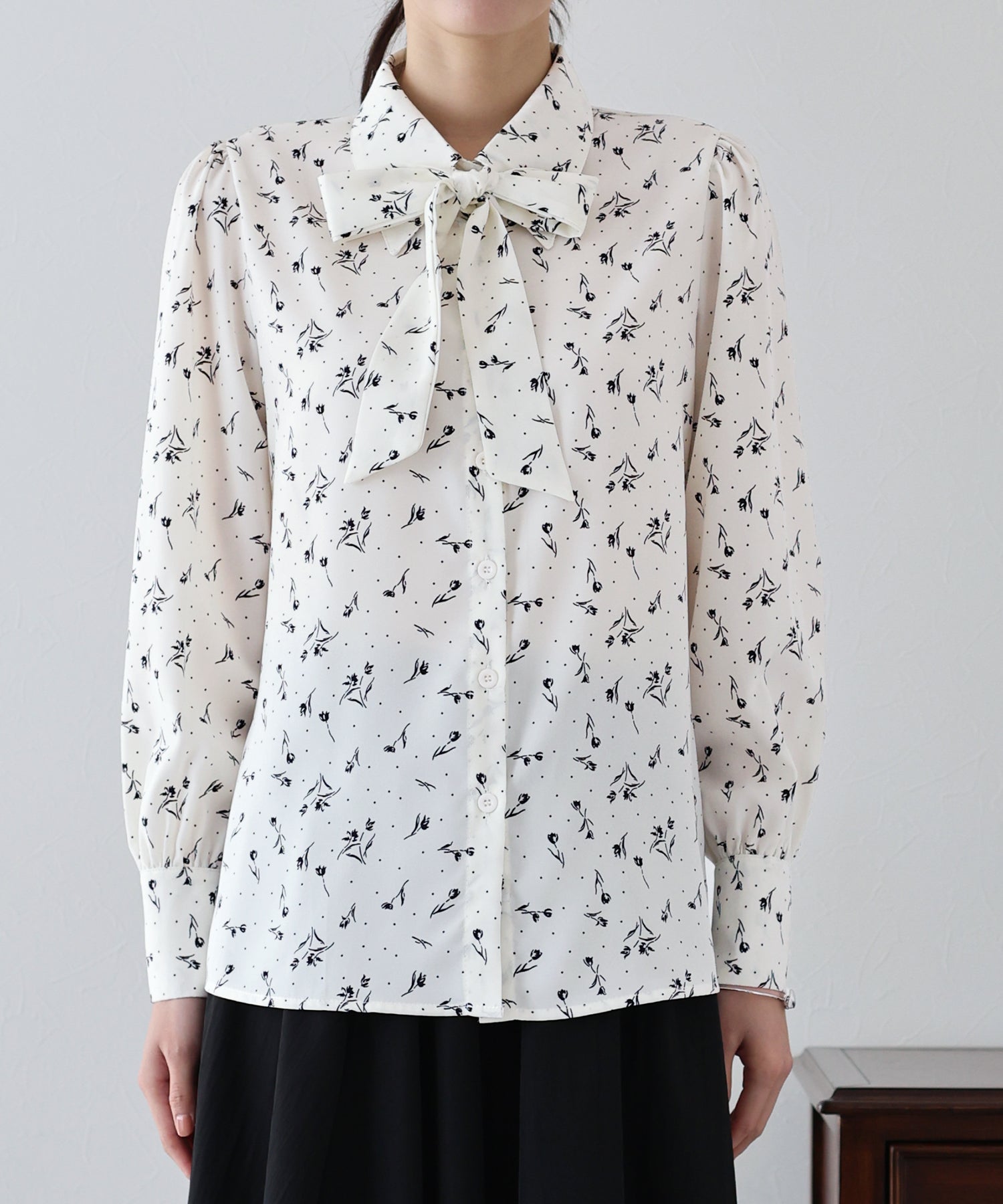 ブルーイースト BLUEEAST ボウタイリボンブラウス （ネイビー(75)） ネイビー