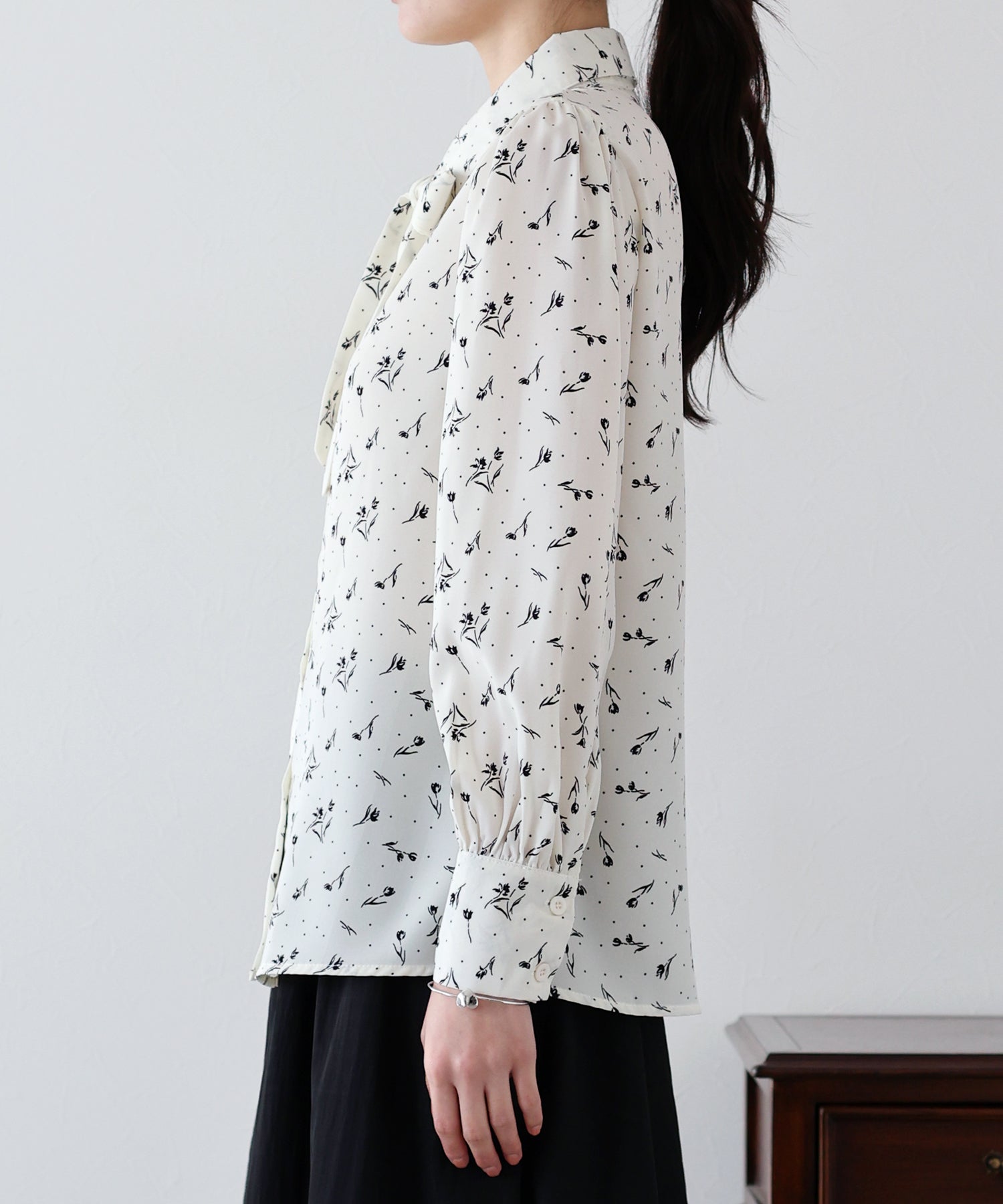 ブルーイースト BLUEEAST ボウタイリボンブラウス （ネイビー(75)） ネイビー