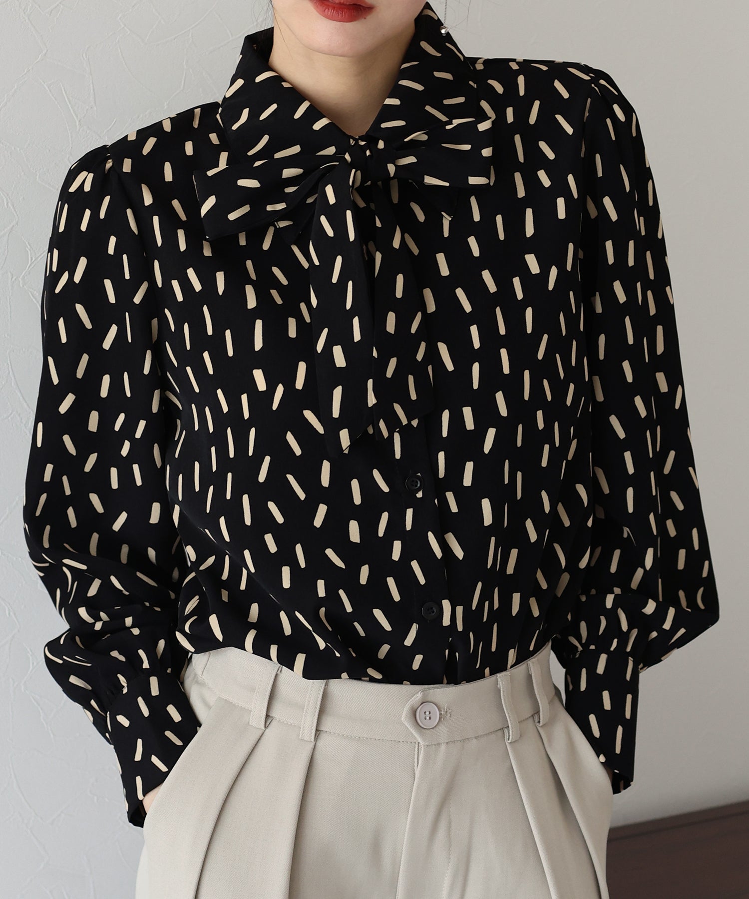 ブルーイースト BLUEEAST ボウタイリボンブラウス （ブラックミックス） ブラックミックス