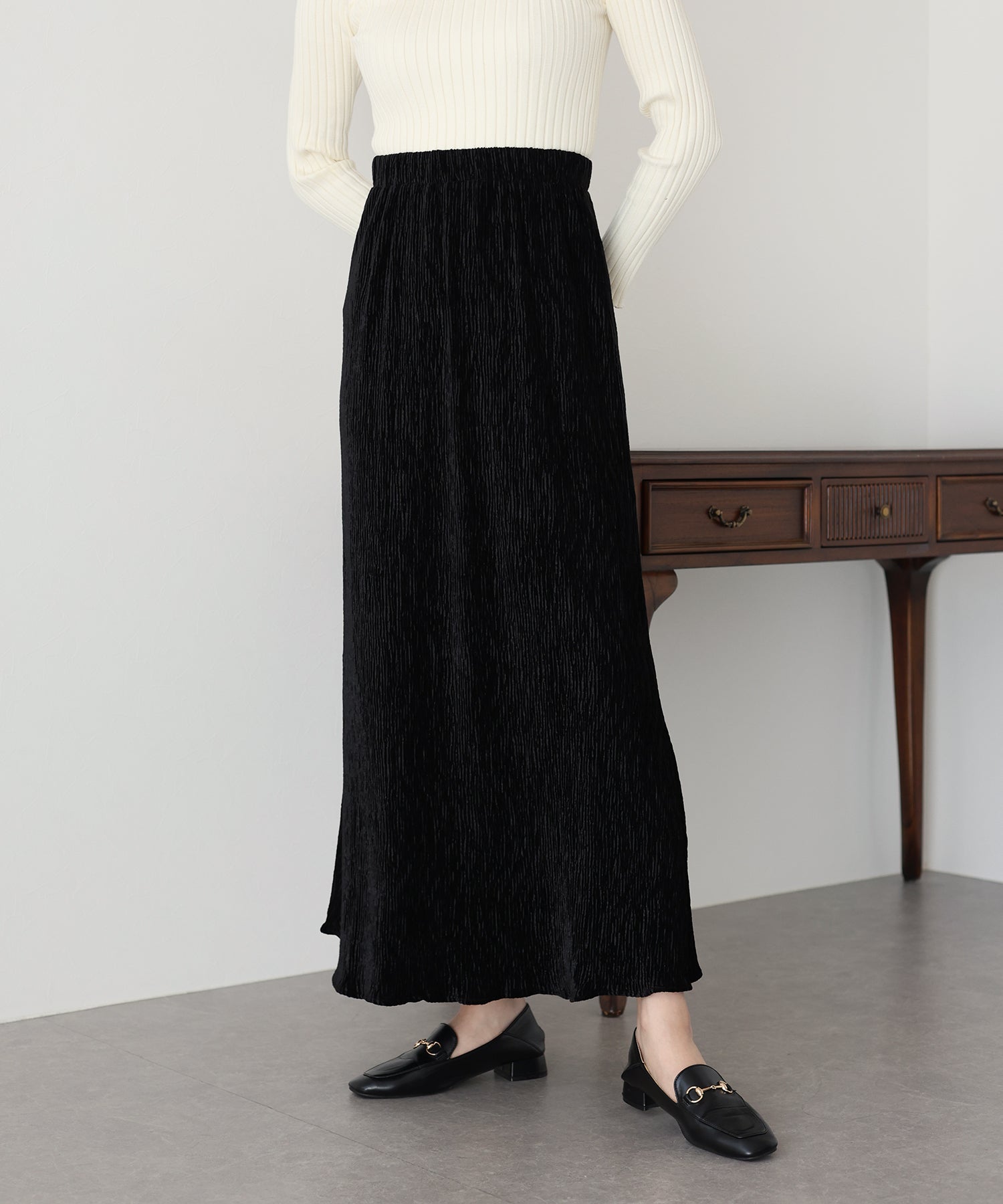 ブルーイースト BLUEEAST プリーツベロアマーメイドスカート,ブラック