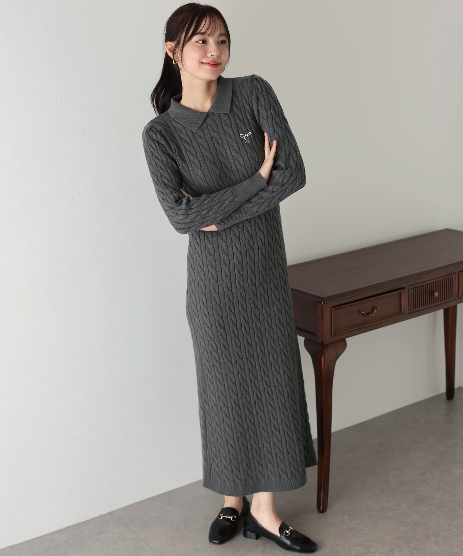 ブルーイースト BLUEEAST リボン刺繍ポロケーブルニットワンピース