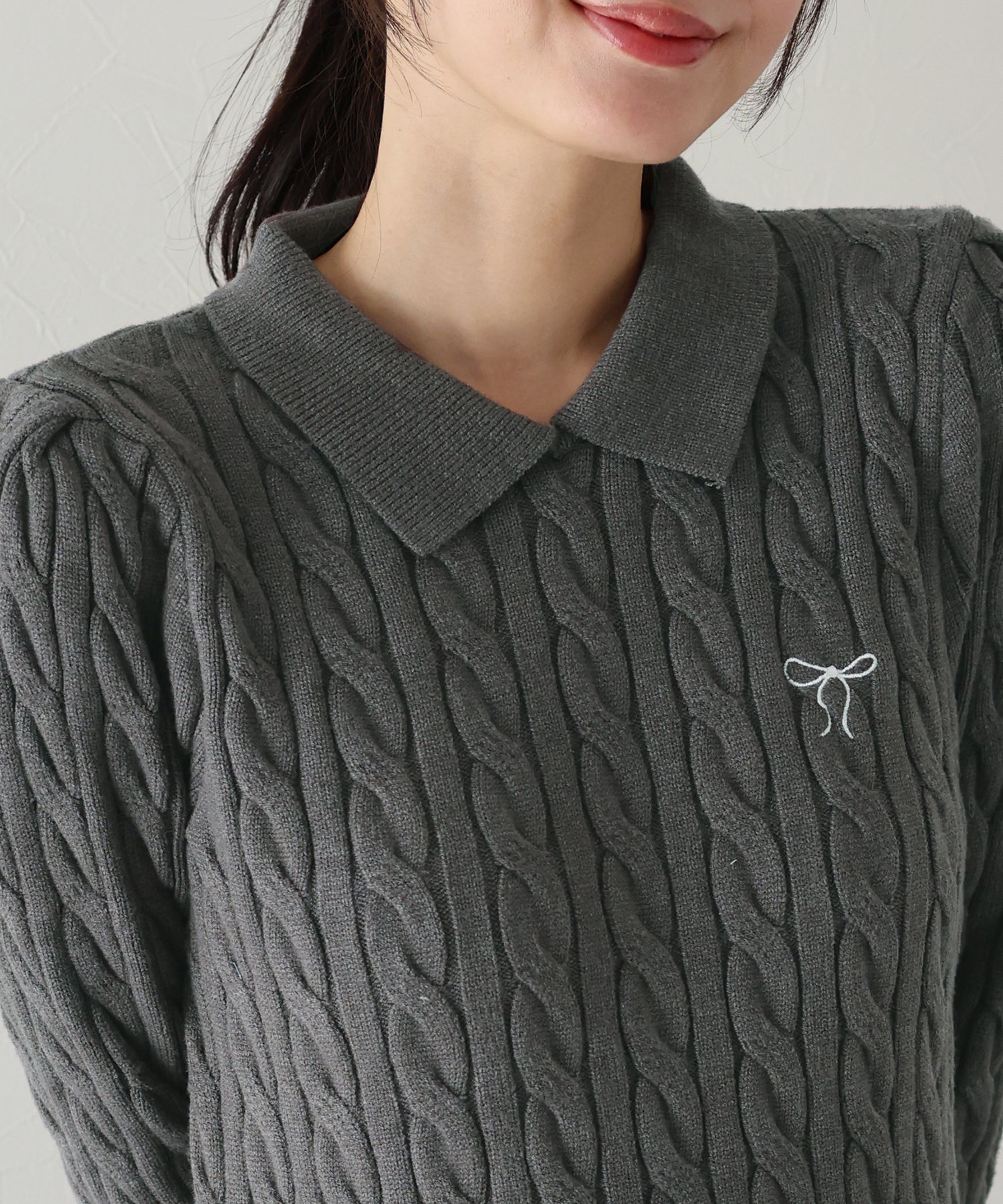 ブルーイースト BLUEEAST リボン刺繍ポロケーブルニットワンピース
