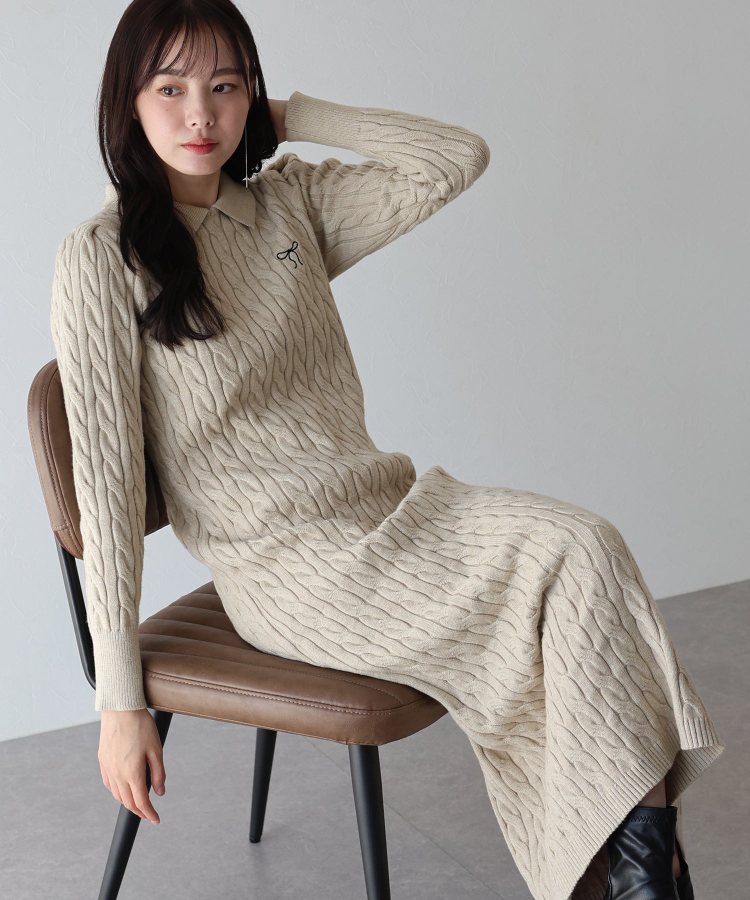 ブルーイースト BLUEEAST リボン刺繍ポロケーブルニットワンピース