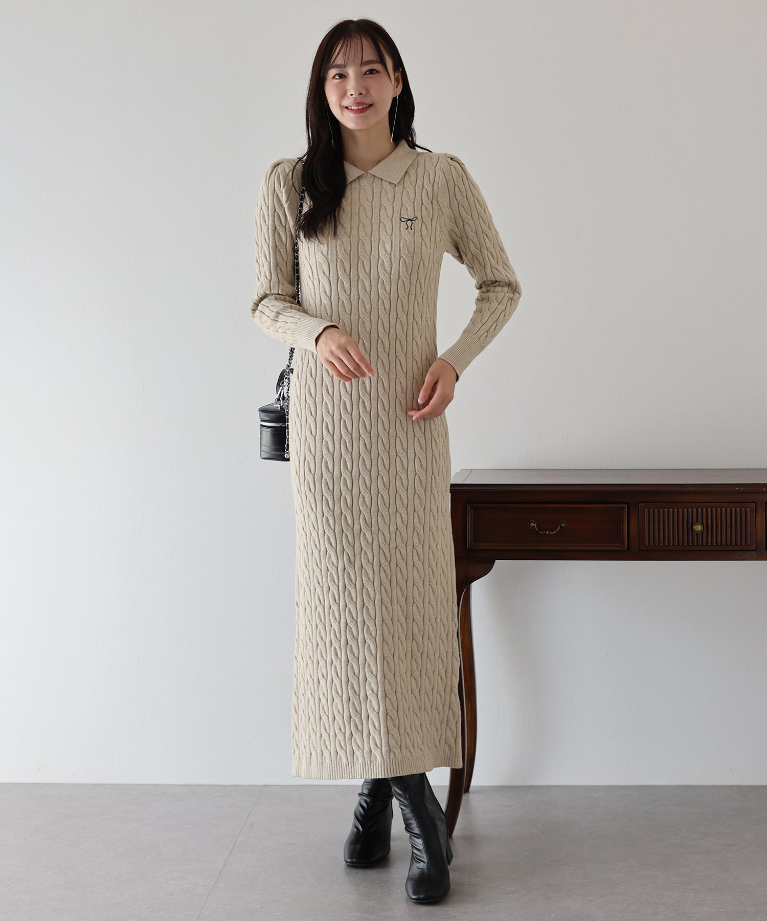 ブルーイースト BLUEEAST リボン刺繍ポロケーブルニットワンピース