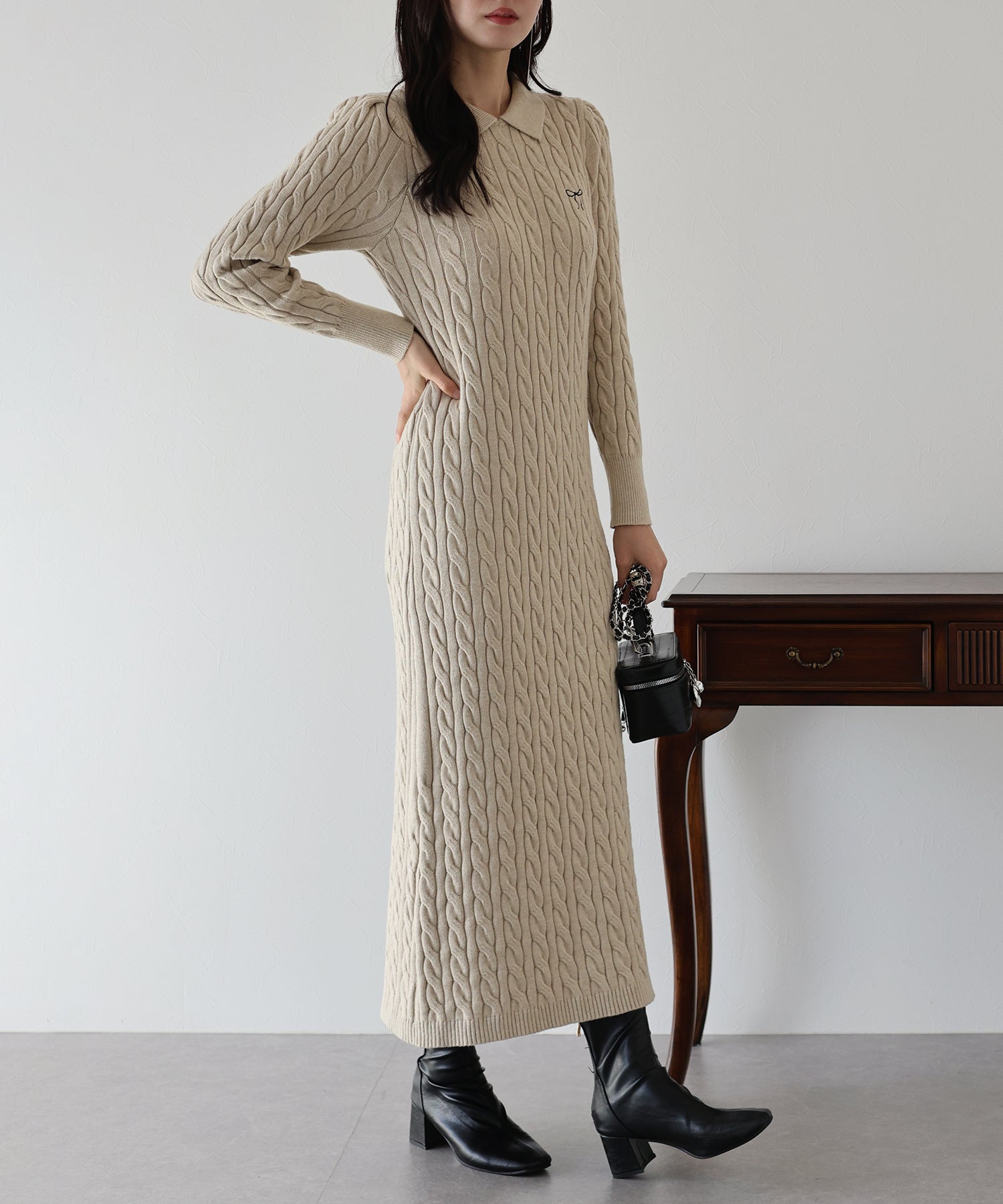 ブルーイースト BLUEEAST リボン刺繍ポロケーブルニットワンピース