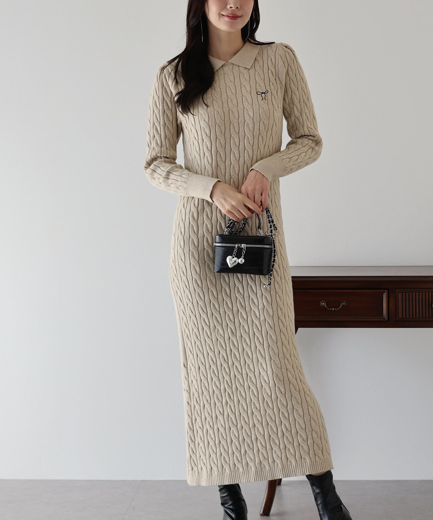 ブルーイースト BLUEEAST リボン刺繍ポロケーブルニットワンピース