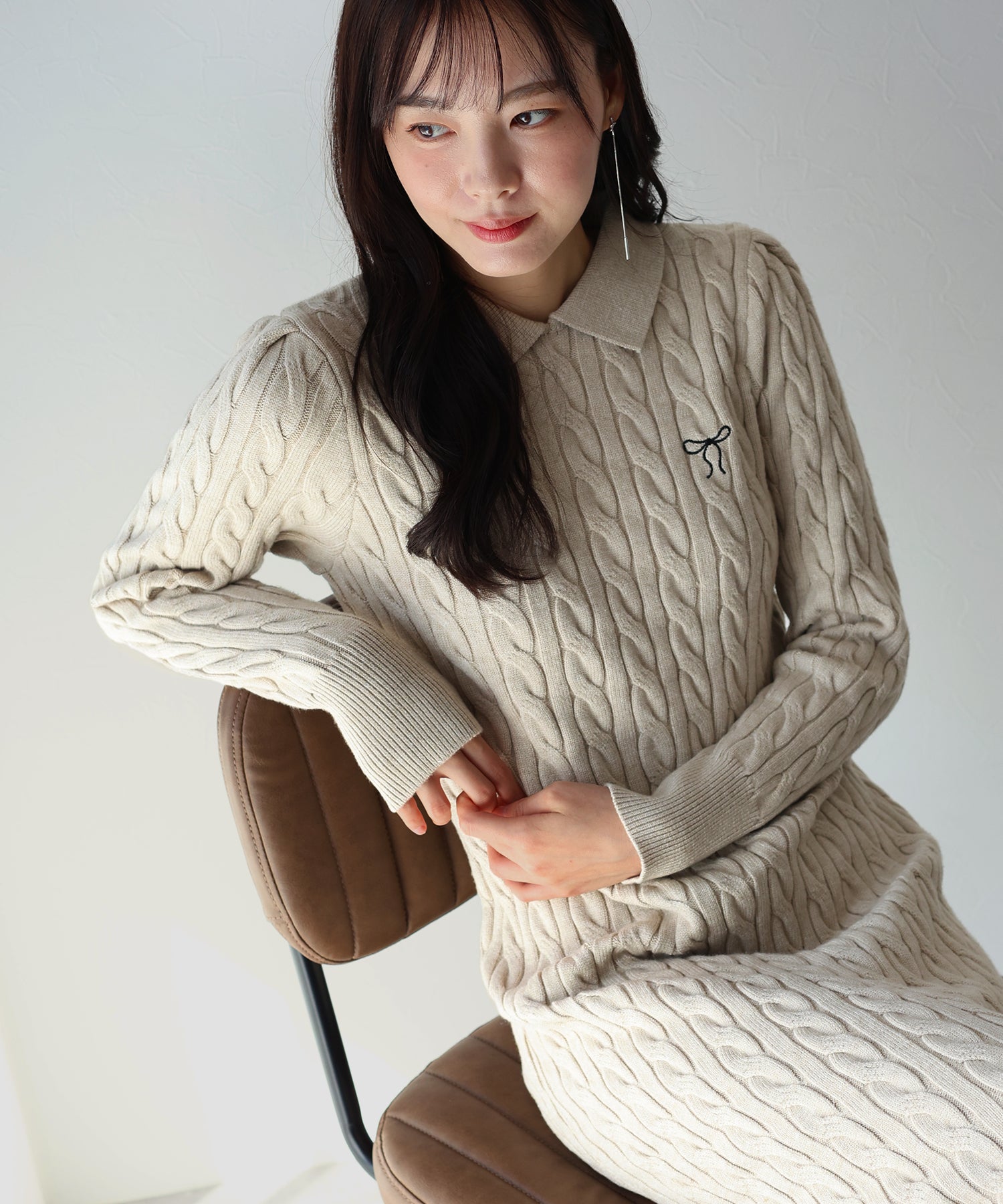 ブルーイースト BLUEEAST リボン刺繍ポロケーブルニットワンピース