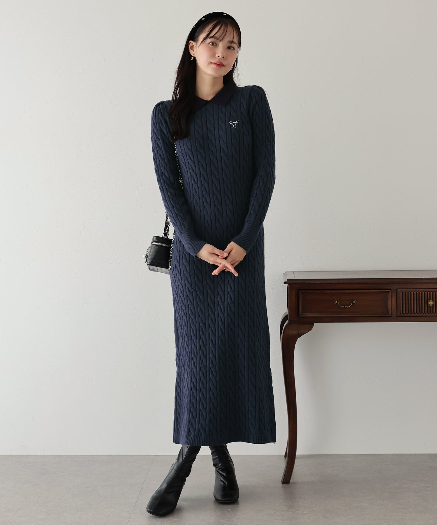 ブルーイースト BLUEEAST リボン刺繍ポロケーブルニットワンピース