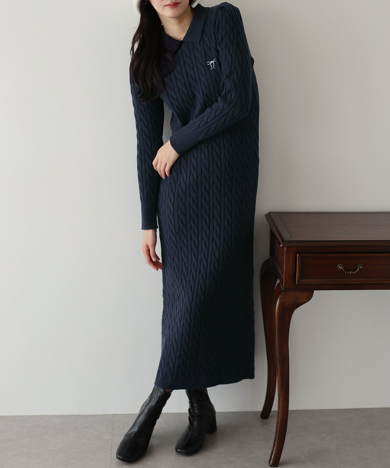 ブルーイースト BLUEEAST リボン刺繍ポロケーブルニットワンピース